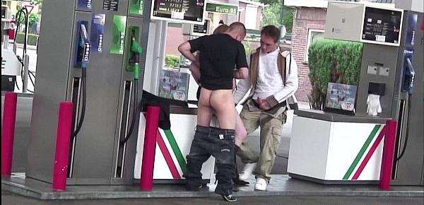  Very pregnant girl PUBLIC gangbang threesome group sex at a gas station